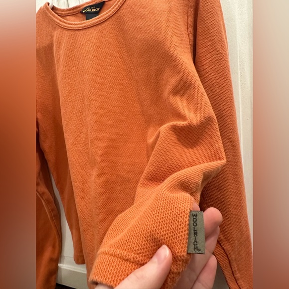 Women’s Woolrich basic top!🧡 - Picture 4 of 5